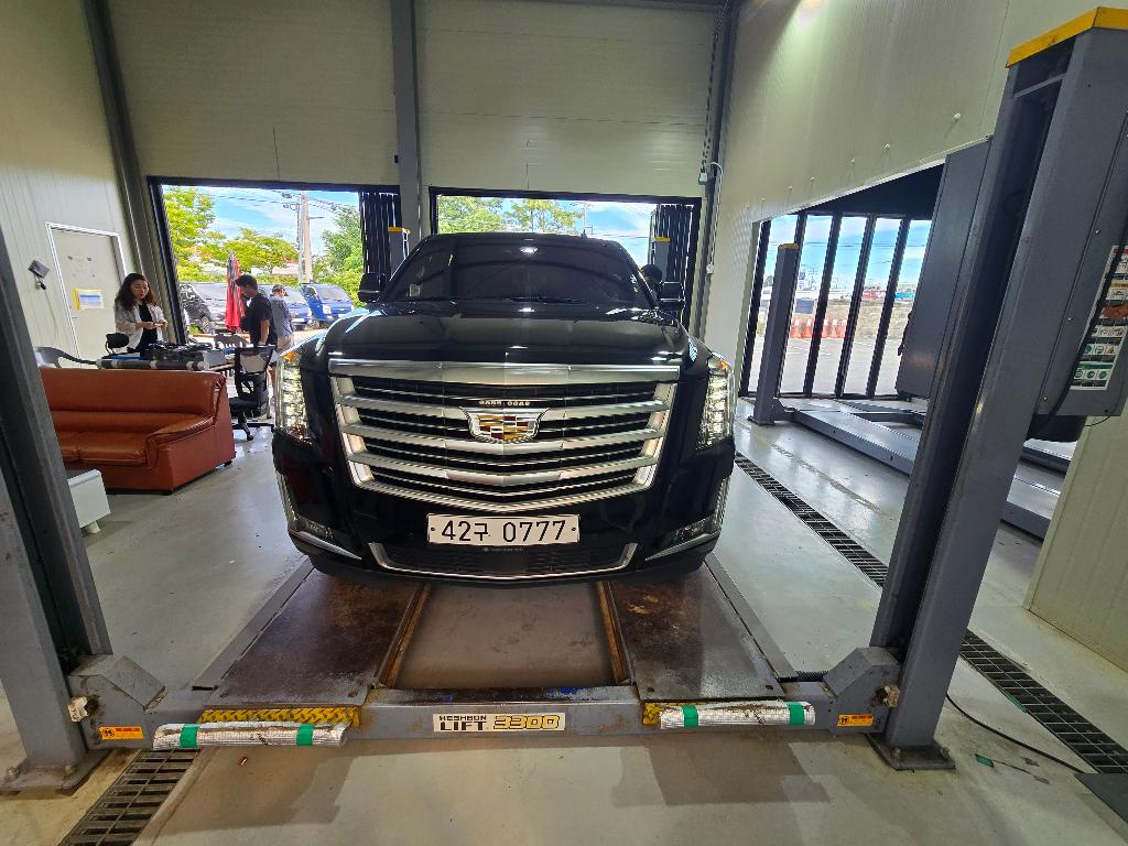 Cadillac Escalade 2016 — inspection photo 1
