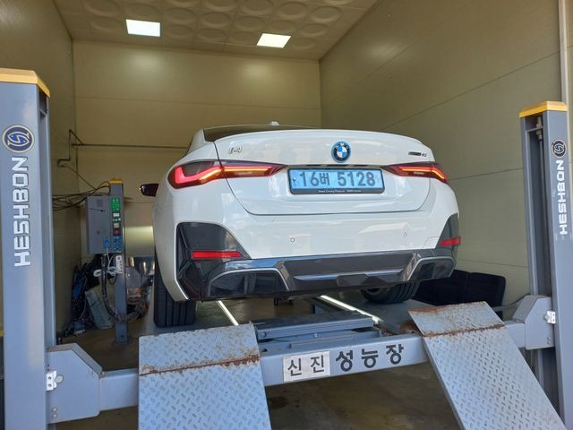 BMW i4 2023 — inspection photo 2
