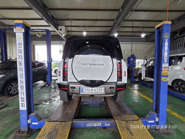 Land Rover Defender 2025 — inspection photo 2