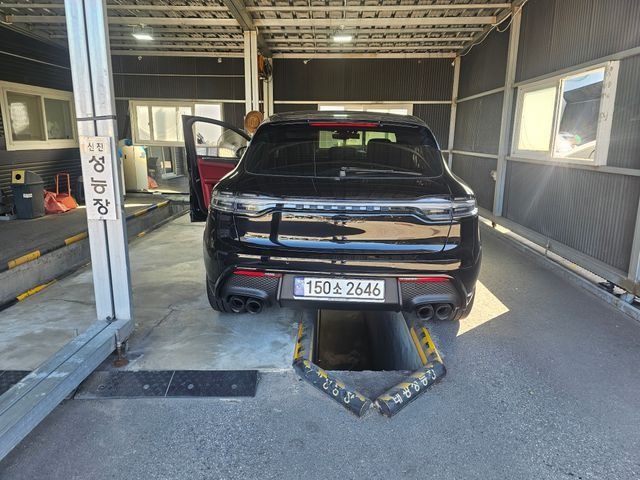 Porsche Macan 2023 — inspection photo 2