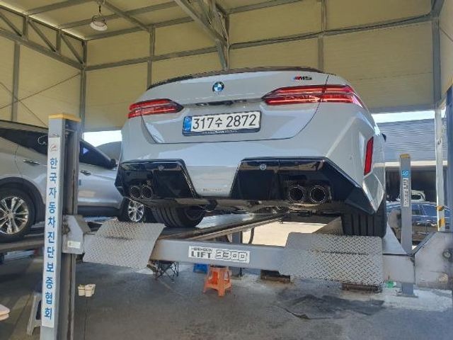 BMW M5 2026 — inspection photo 2