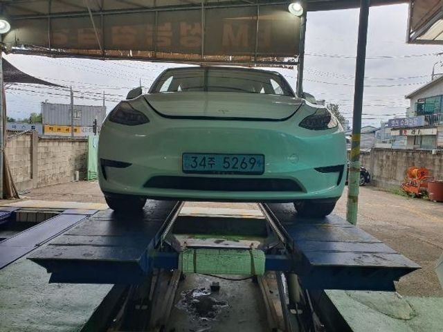 Tesla Model Y 2024 — inspection photo 1