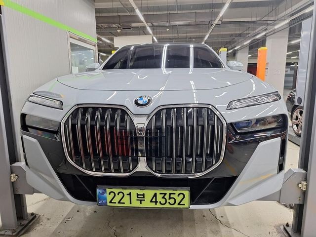 BMW 7-Series 2025 — inspection photo 1
