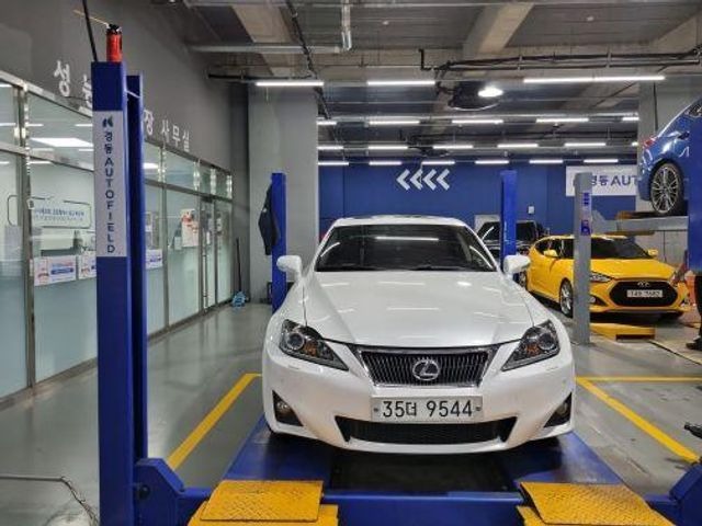 Lexus IS 2012 — inspection photo 1