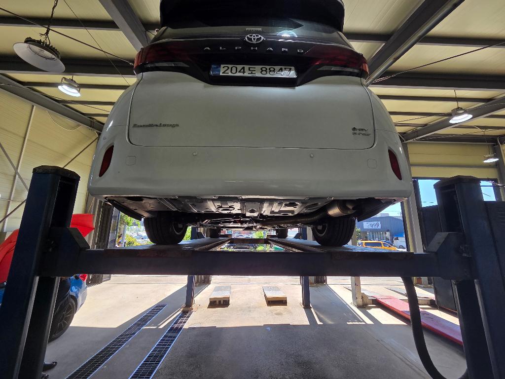 Toyota Alphard 2025 — inspection photo 2