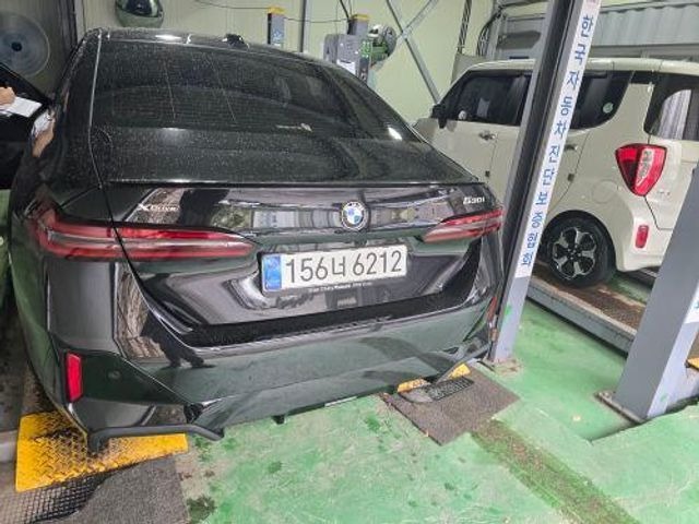 BMW 5-Series 2026 — inspection photo 2