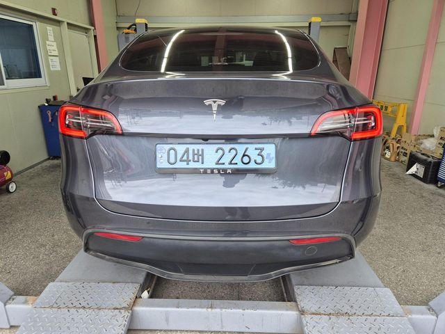 Tesla Model Y 2024 — inspection photo 2