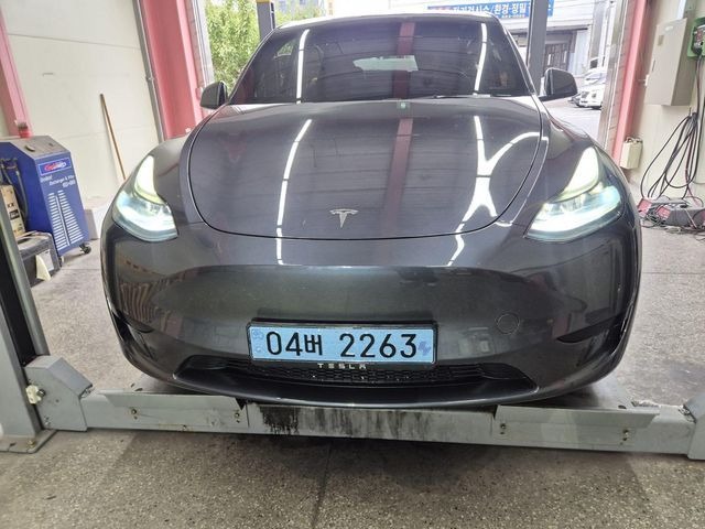 Tesla Model Y 2024 — inspection photo 1