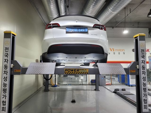 Tesla Model Y 2022 — inspection photo 2