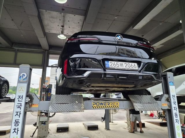 BMW 7-Series 2023 — inspection photo 2
