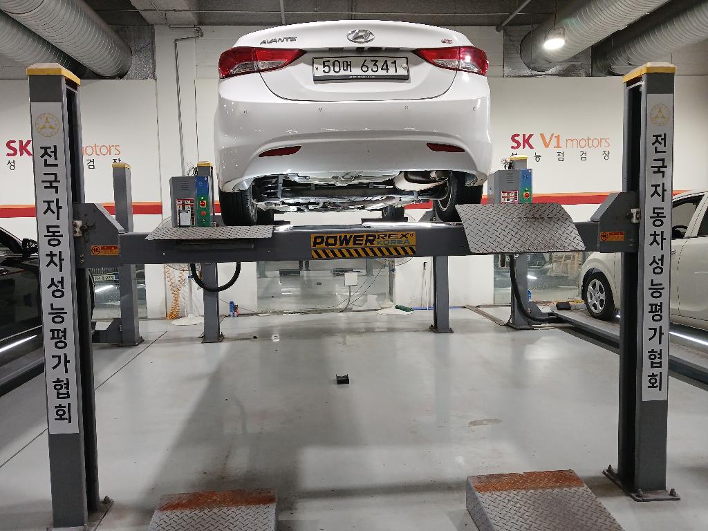 Hyundai AVANTE 2013 — inspection photo 2