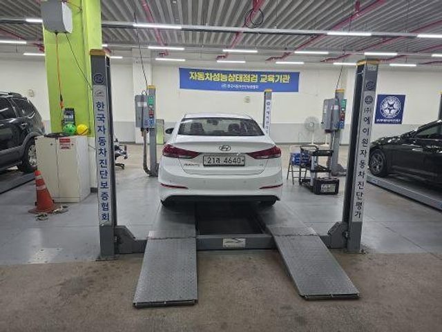 Hyundai AVANTE 2018 — inspection photo 2