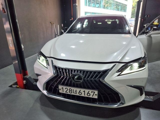 Lexus ES 2023 — inspection photo 1