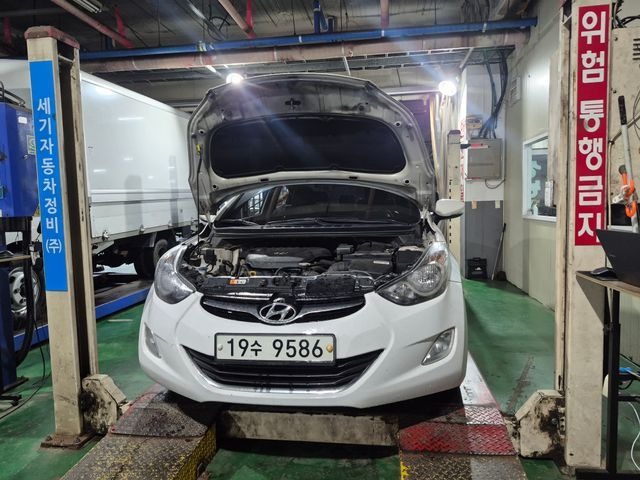 Hyundai AVANTE 2012 — inspection photo 1