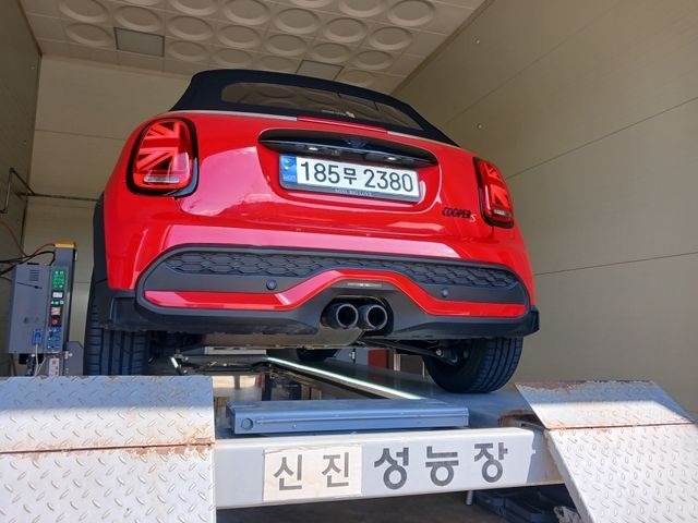 Mini Cooper Convertible 2024 — inspection photo 2