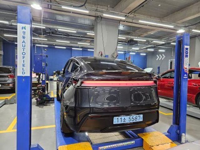 Tesla Model Y 2025 — inspection photo 2