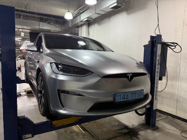 Tesla Model X 2023 — inspection photo 1
