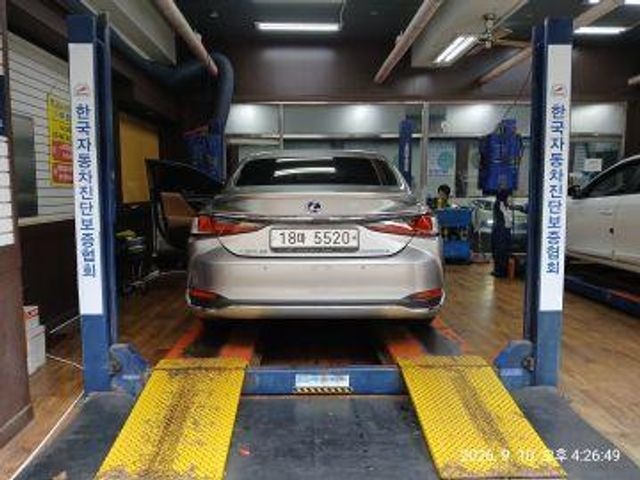 Lexus ES 2019 — inspection photo 2