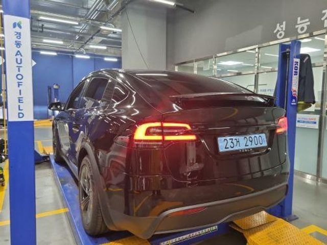 Tesla Model X 2026 — inspection photo 2