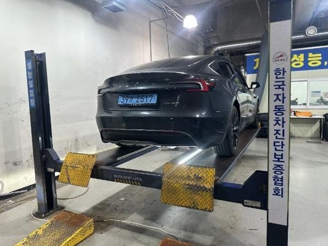 Tesla Model 3 2025 — inspection photo 2
