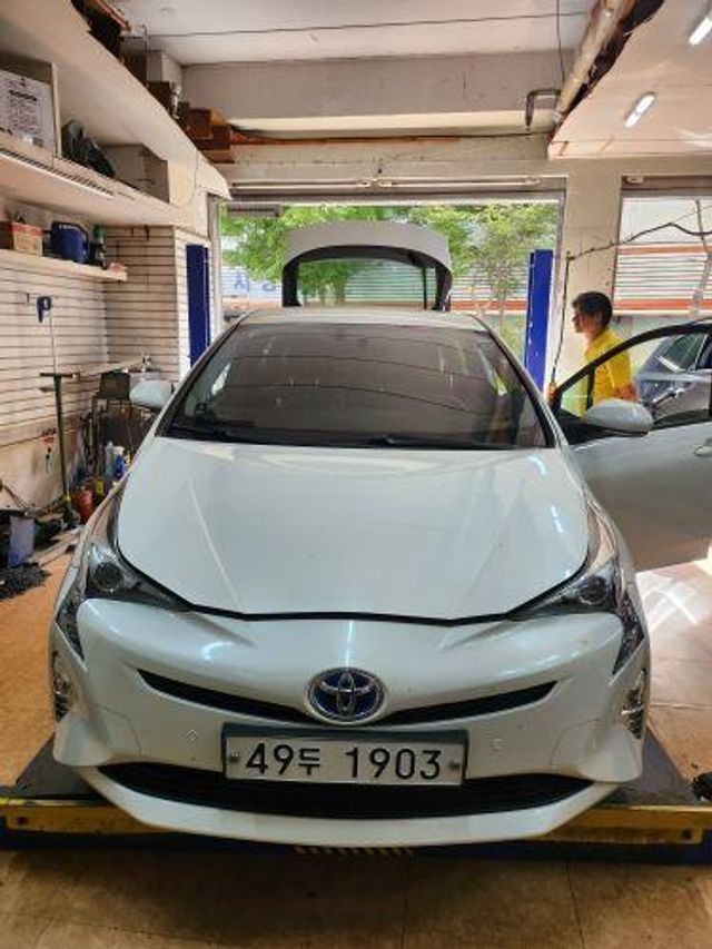 Toyota Prius 2018 — inspection photo 1