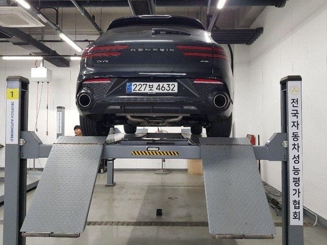 Genesis GV70 2024 — inspection photo 2