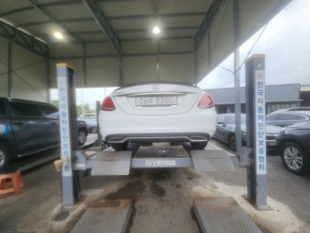 Mercedes-Benz C-Class 2017 — inspection photo 2
