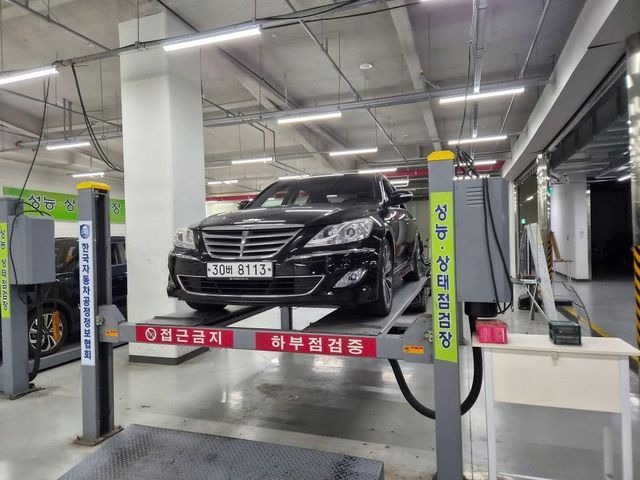 Hyundai Genesis 2013 — inspection photo 1