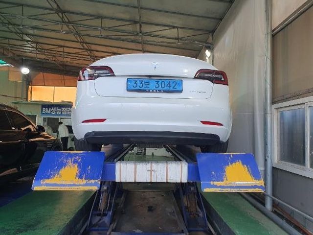Tesla Model 3 2022 — inspection photo 2
