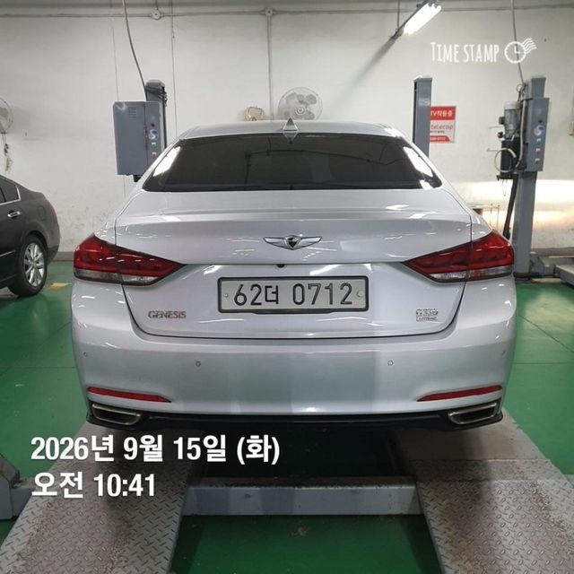 Hyundai Genesis 2016 — inspection photo 2