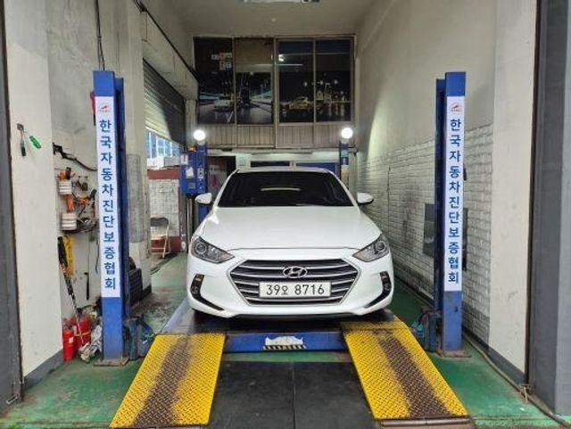 Hyundai AVANTE 2018 — inspection photo 1