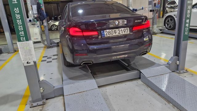 BMW 5-Series 2023 — inspection photo 2