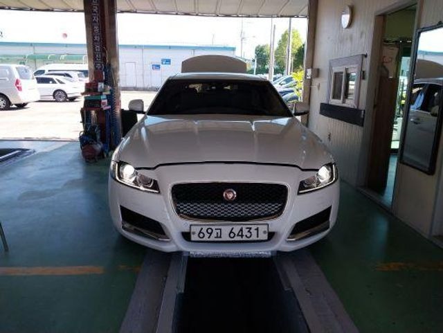 Jaguar XF 2018 — inspection photo 1