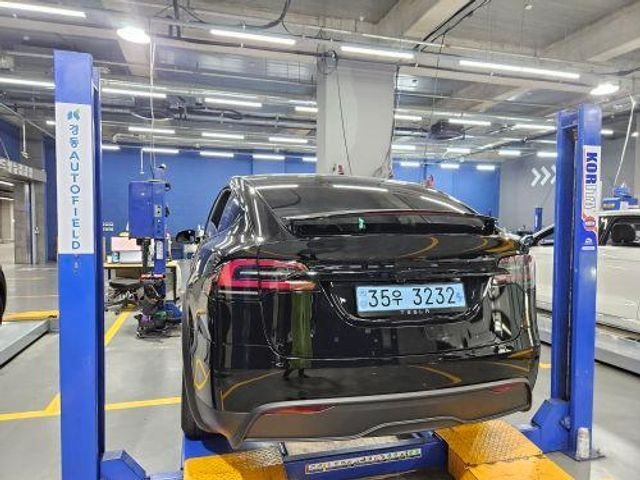 Tesla Model X 2026 — inspection photo 2