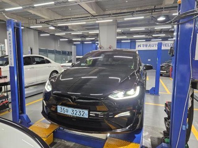 Tesla Model X 2026 — inspection photo 1