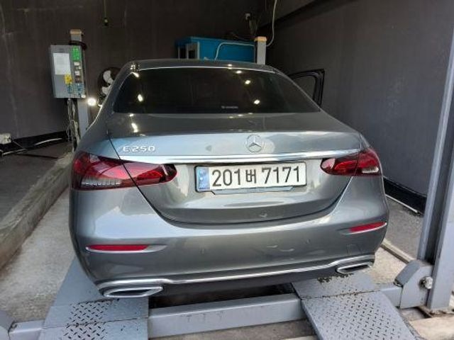 Mercedes-Benz E-Class 2023 — inspection photo 2