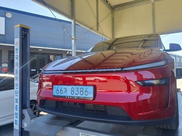 Tesla Model Y 2025 — inspection photo 1