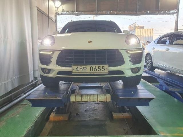 Porsche Macan 2017 — inspection photo 1