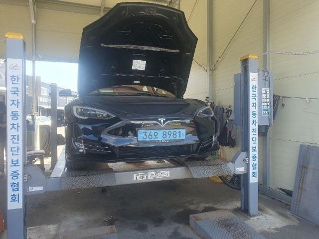 Tesla Model S 2020 — inspection photo 1