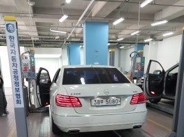 Mercedes-Benz E-Class 2012 — inspection photo 2