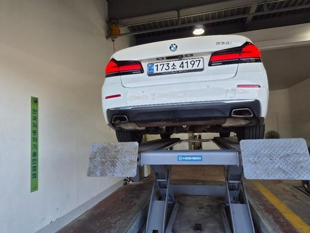 BMW 5-Series 2021 — inspection photo 2