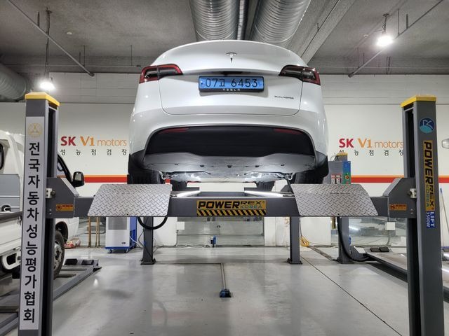 Tesla Model Y 2024 — inspection photo 2