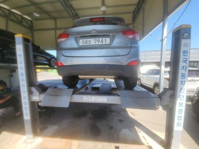 Hyundai Tucson 2011 — inspection photo 2