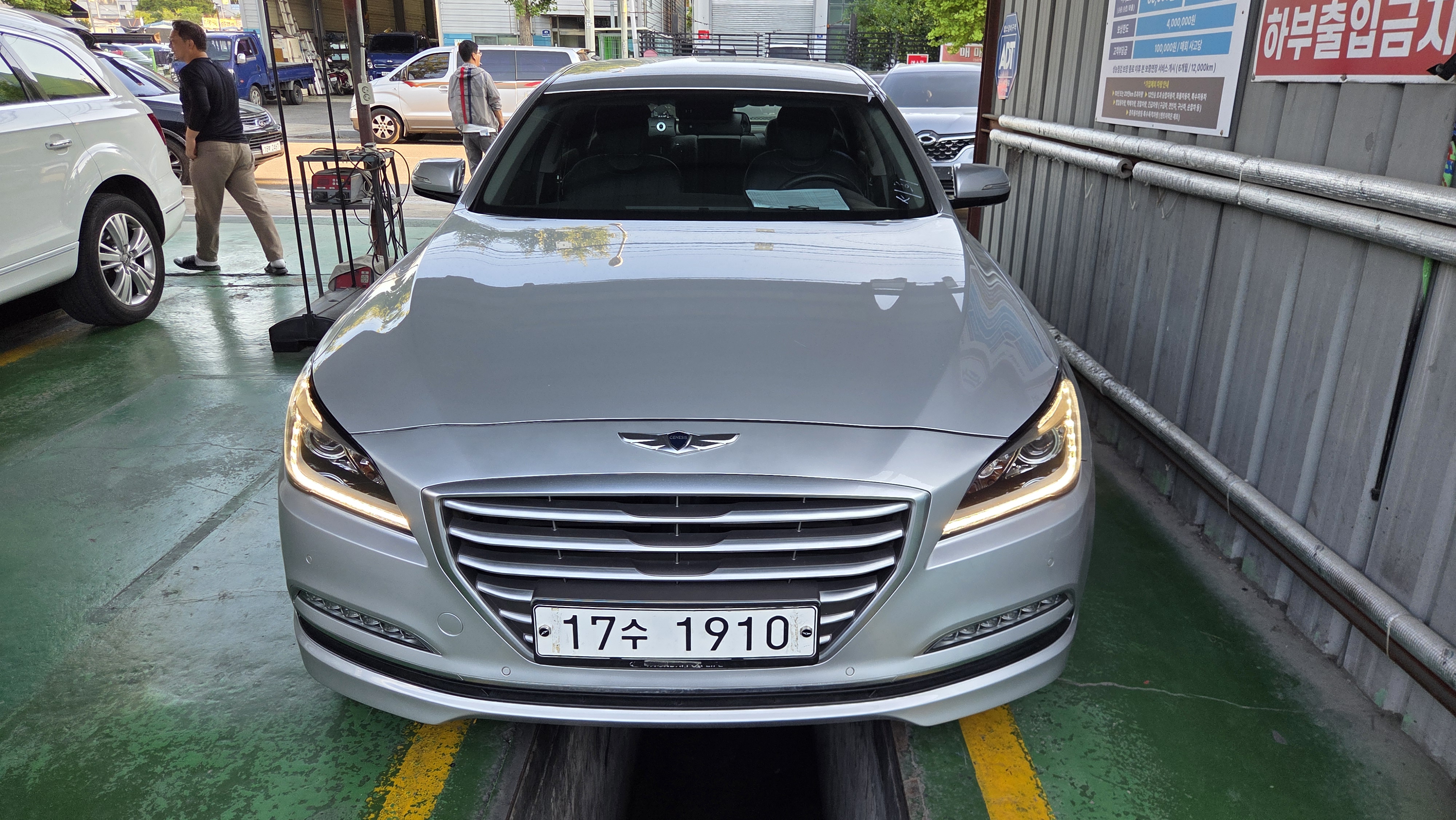 Hyundai Genesis 2014 — inspection photo 1
