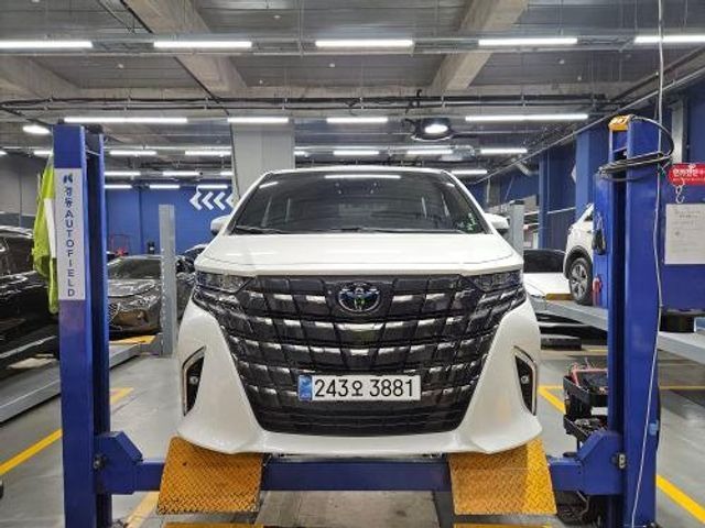Toyota Alphard 2025 — inspection photo 1