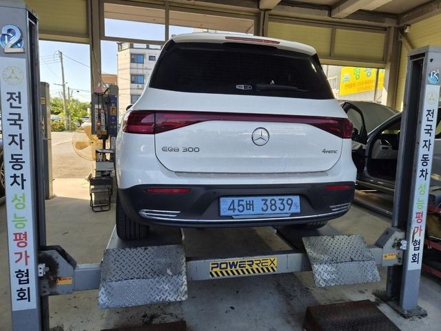 Mercedes-Benz EQB 2026 — inspection photo 2