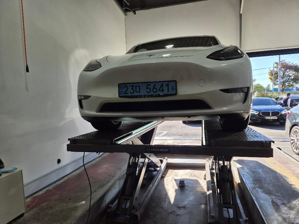 Tesla Model Y 2021 — inspection photo 1