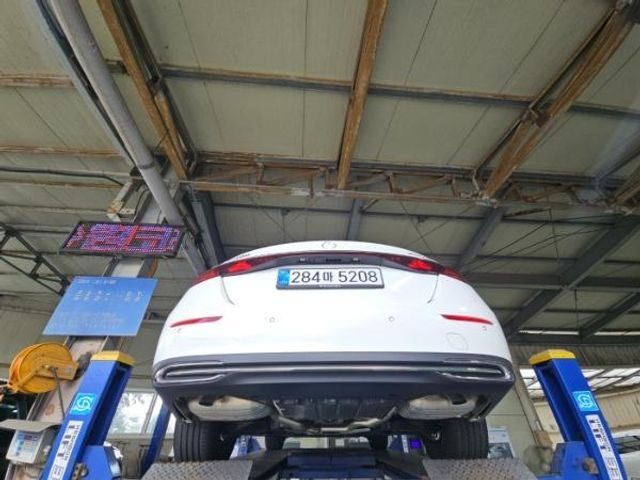 Mercedes-Benz E-Class 2026 — inspection photo 2