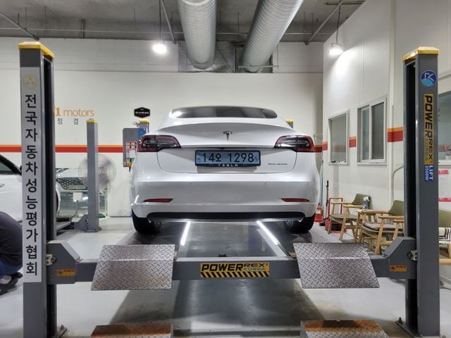 Tesla Model 3 2021 — inspection photo 2