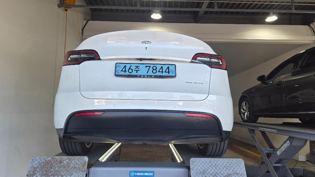 Tesla Model Y 2022 — inspection photo 2